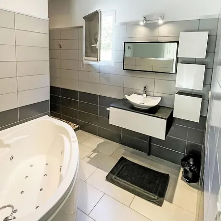 Villa Castellas By Interhome